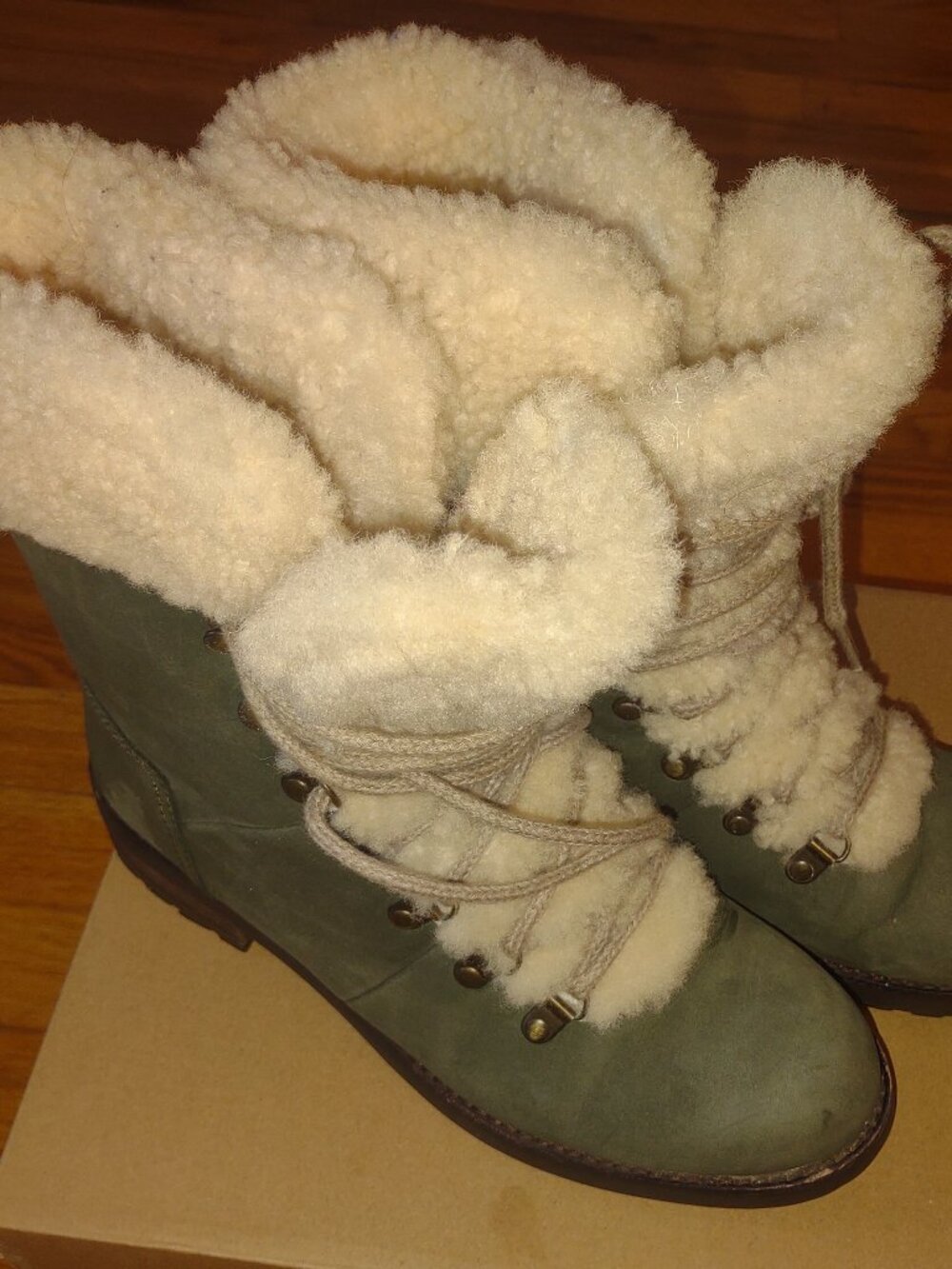 UGG Australia Sheepskin Winter Boots Green | Size 39 (US 8) Narrow Fit